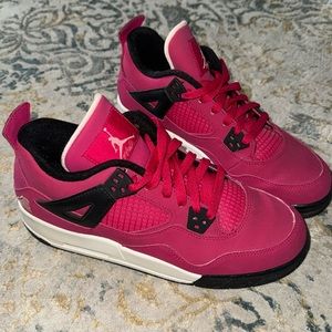 Vintage Air Jordan 4 “voltage cherry” size 7Y only worn twice!